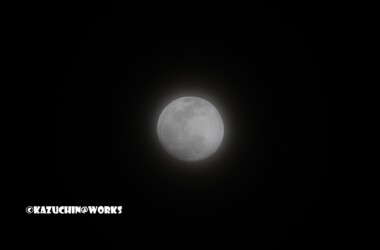 2019/02/18 夜月 1/100 F4 ISO100 トリミング 2019/02/18 夜月 1/100 F4 ISO100 トリミング