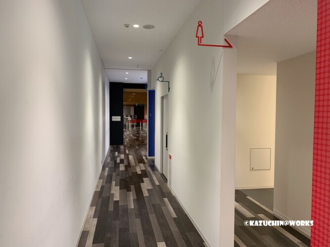 常葉大学 草薙キャンパス トイレ前 常葉大学 草薙キャンパス トイレ前