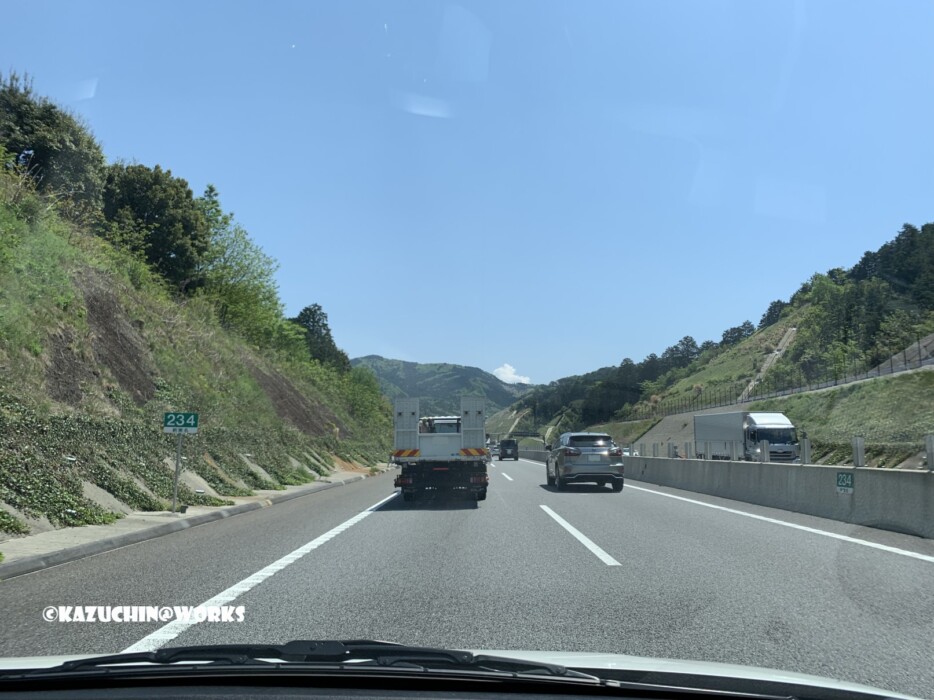 2019/05/04 新東名 渋滞の真っ只中 11:38 2019/05/04 新東名 渋滞の真っ只中 11:38